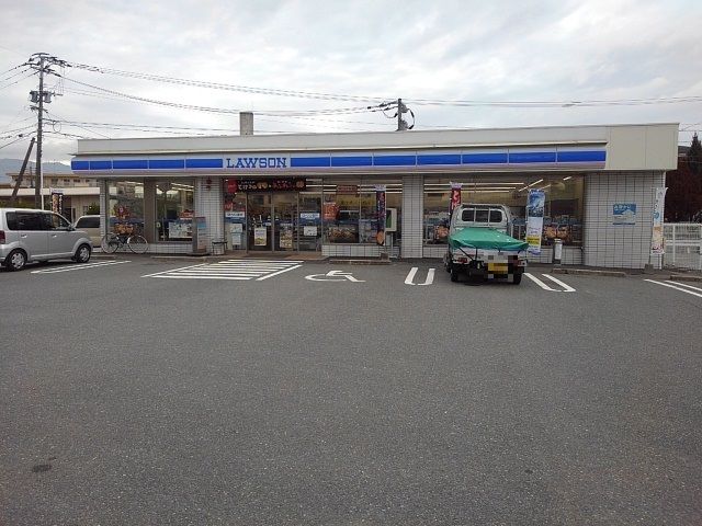 近くのローソン鳥栖今泉店まで530m（徒歩7分）