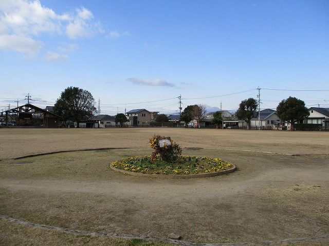近くの公園まで400m（徒歩5分）