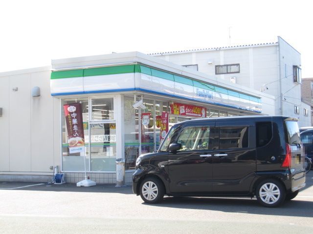 近くのコンビニまで350m（徒歩5分）