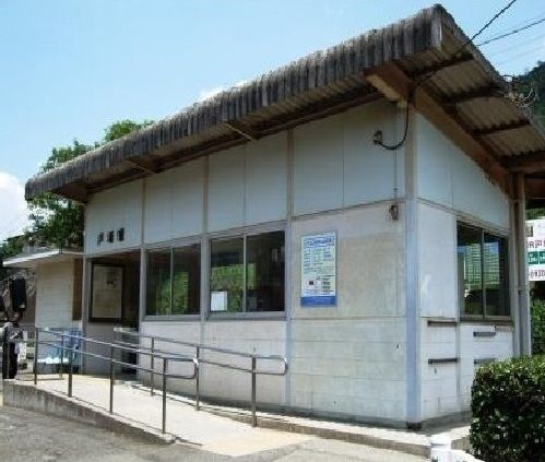 近くのＪＲ戸坂駅まで600m（徒歩8分）