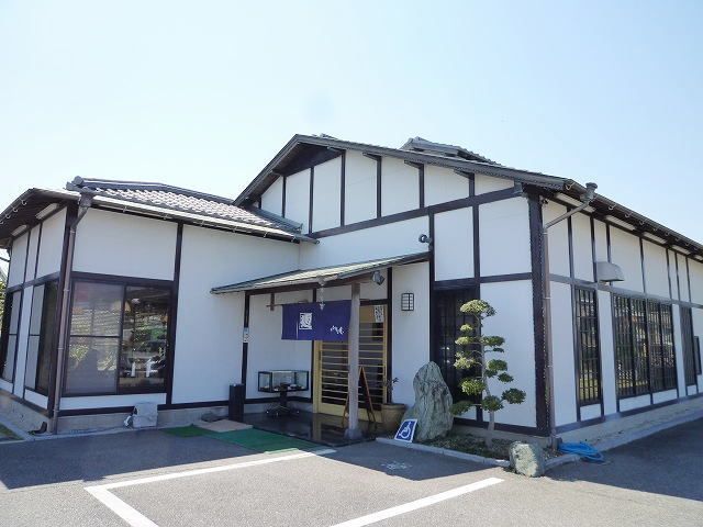 近くの手打ちうどんいづも庵まで260m（徒歩4分）