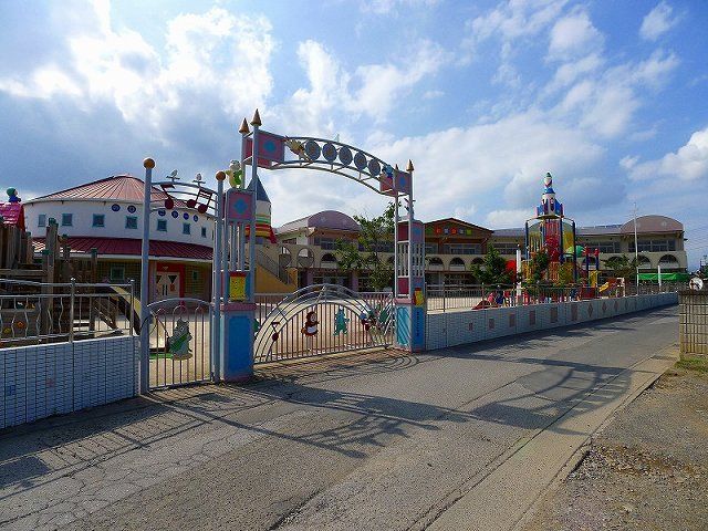 近くの若葉幼稚園まで900m（徒歩12分）