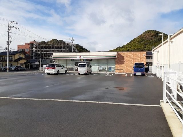 近くのセブンイレブン山口緑町店まで290m(徒歩4分)