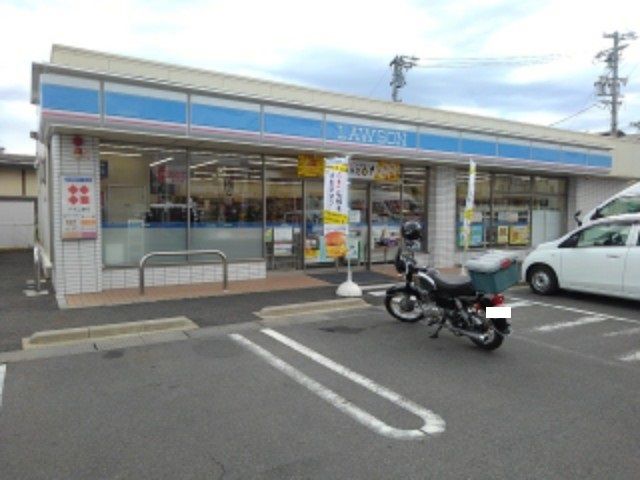 近くのコンビニまで550m（徒歩7分）