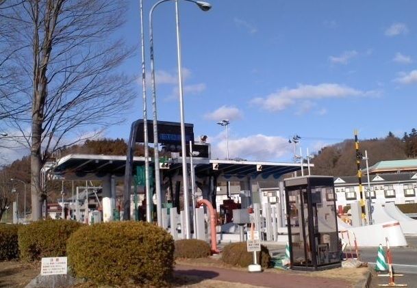 近くの二本松インターチェンジまで3,200m（徒歩40分）