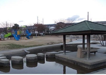 近くの中尾親水公園まで10m（徒歩1分）