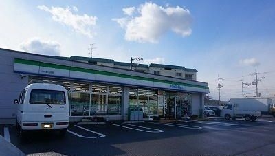 近くのファミリーマート木太町店さんまで570m（徒歩8分）