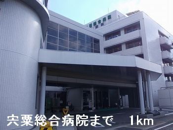 近くの病院まで1,000m（徒歩13分）