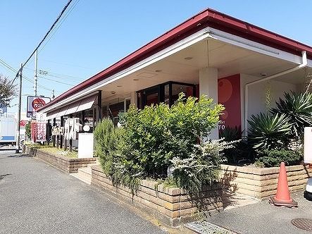 近くの飲食店まで400m（徒歩5分）