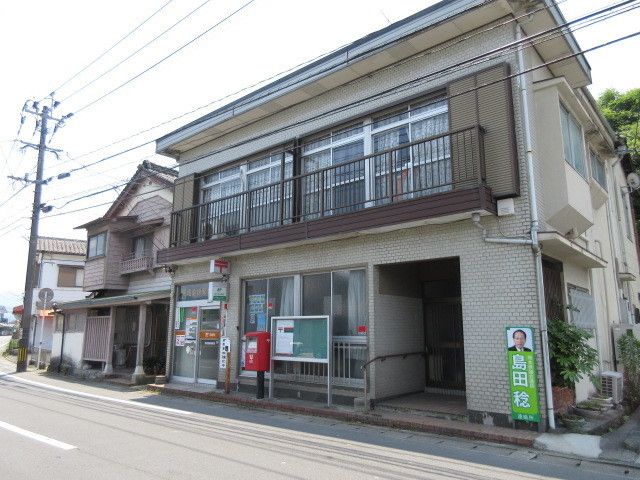 近くの荒尾倉掛郵便局まで190m（徒歩3分）