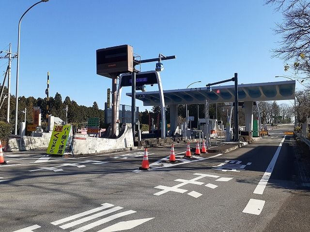 近くの大沢インターまで2,000m（徒歩25分）