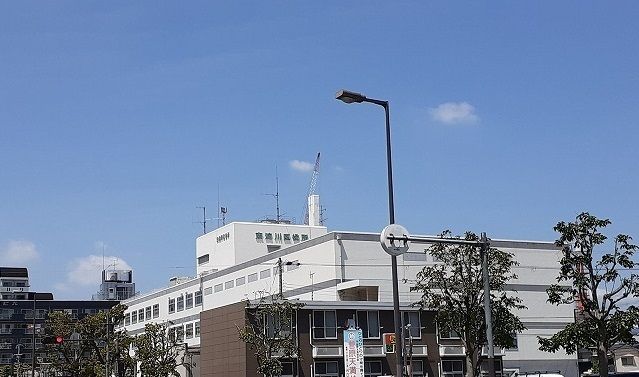 近くの東淀川区役所まで400m(徒歩5分)