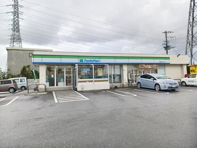 近くのファミリーマート池原３丁目店まで850m（徒歩11分）