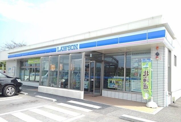 近くのローソンうるま栄野比店まで650m（徒歩9分）