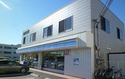 近くのコンビニまで450m（徒歩6分）