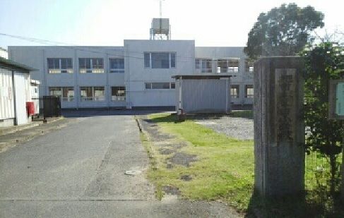 近くの琴田小学校まで850m（徒歩11分）