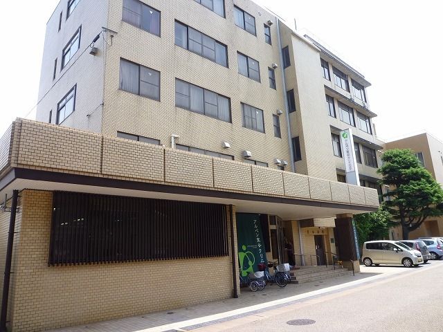 近くのアルペン室谷クリニックまで400m(徒歩5分)