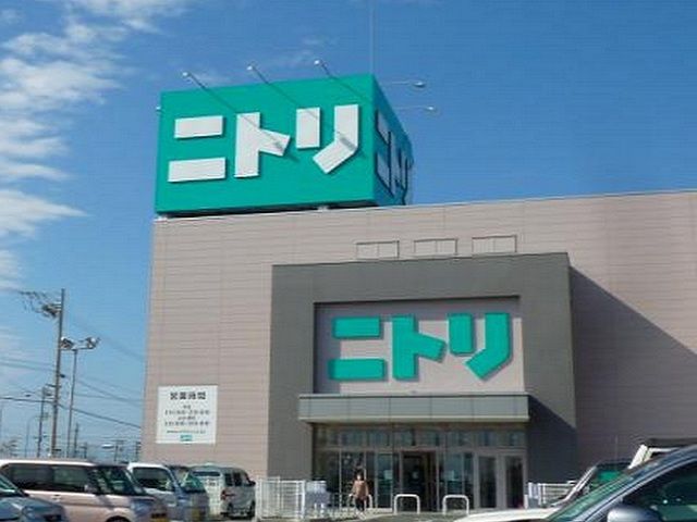 近くの施設まで800m（徒歩10分）