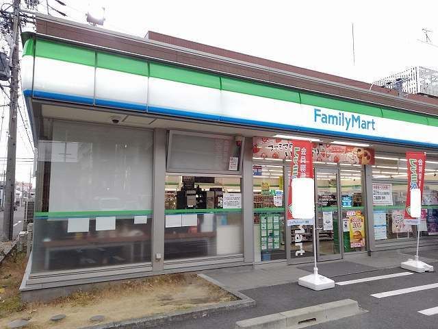 近くのコンビニまで270m（徒歩4分）