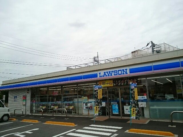 近くのローソン江木店まで700m（徒歩9分）