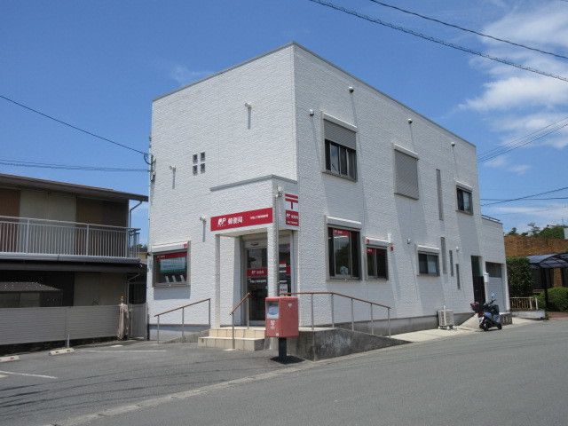 近くの市場山下簡易郵便局まで340m（徒歩5分）