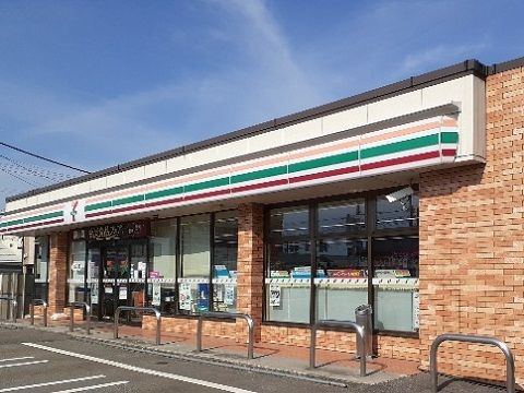 近くのセブンイレブン富山上二杉店まで450m(徒歩6分)