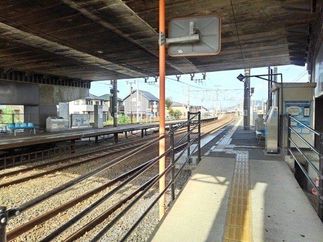 近くの駅まで1,100m（徒歩14分）