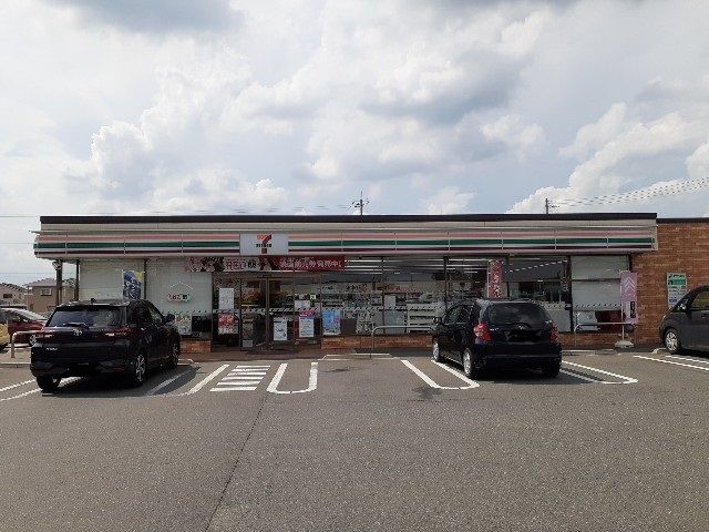 近くのセブンイレブン群馬赤堀南店まで450m(徒歩6分)
