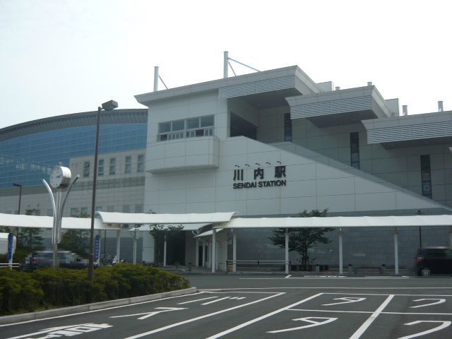 近くの川内駅東口まで1,700m（徒歩22分）