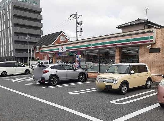 近くのセブンイレブン清見台３丁目店まで500m（徒歩7分）