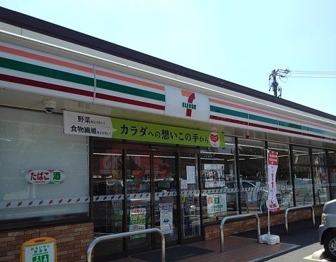 近くのセブンイレブン十七軒町店まで450m(徒歩6分)