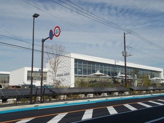 近くの湘南T－SITEまで500m（徒歩7分）