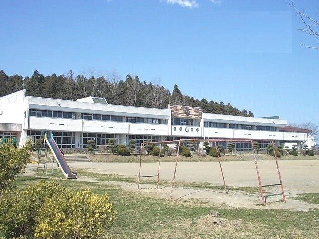 近くの小学校まで1,200m（徒歩15分）