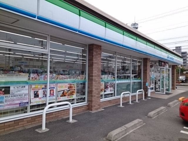 近くのコンビニまで1,000m（徒歩13分）
