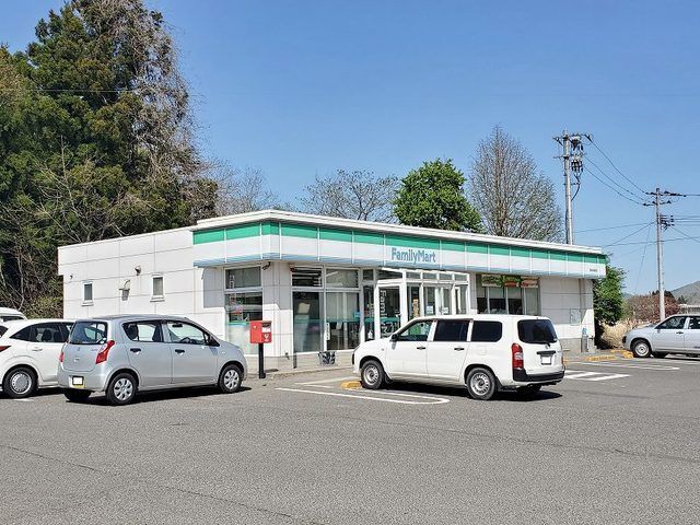 近くのファミリーマート宮城川崎店まで160m（徒歩2分）