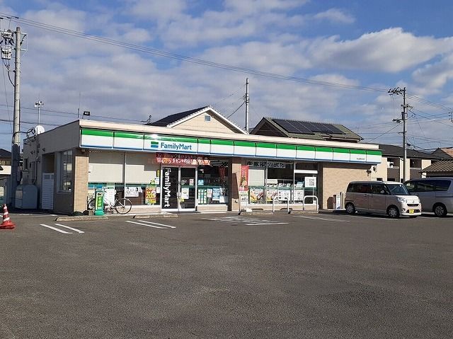 近くのファミリーマート西石井店様まで450m（徒歩6分）