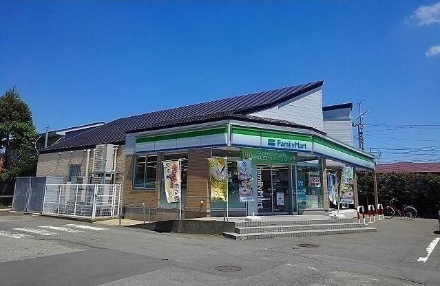 近くのコンビニまで650m（徒歩9分）