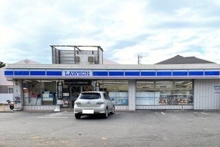 近くのローソンまで250m（徒歩4分）
