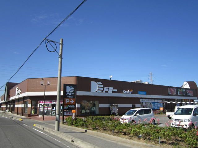 近くのドミー一色店まで450m（徒歩6分）