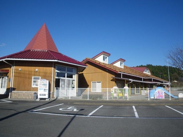 近くのわくわく保育園まで450m（徒歩6分）