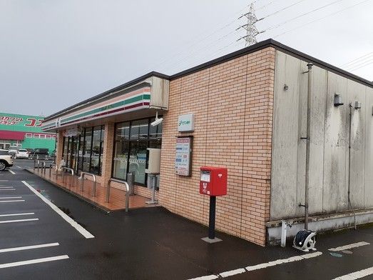 近くのセブンイレブン加治木木田店まで1,400m（徒歩18分）