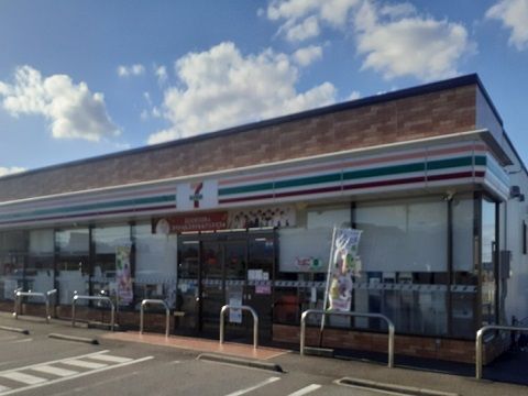 近くのセブンイレブン立山インター店まで1,200m（徒歩15分）