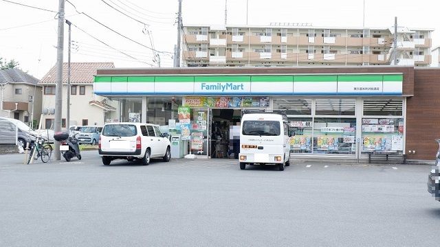 近くのコンビニまで400m（徒歩5分）