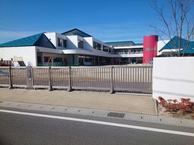 近くの幼稚園・保育園まで1,400m（徒歩18分）