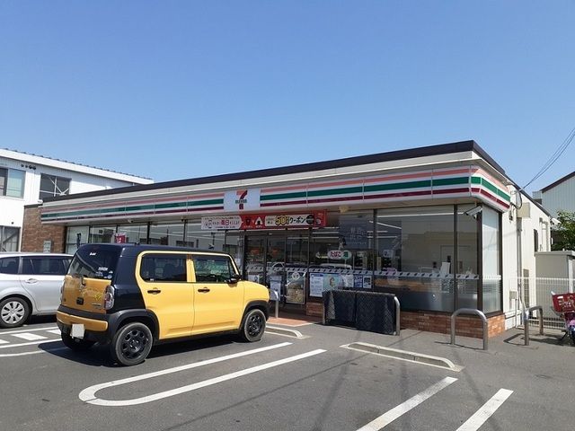 近くのセブンイレブン岡山青江６丁目店まで400m（徒歩5分）