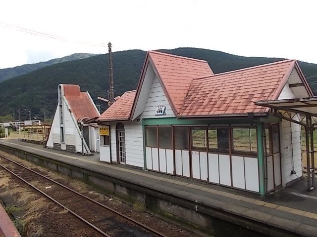 近くの立野駅まで5,800m(徒歩73分)