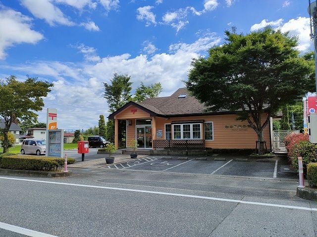近くの高徳郵便局まで50m(徒歩1分)