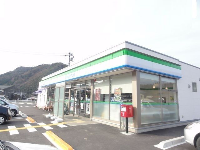 近くのファミリーマート用瀬インター店まで450m(徒歩6分)