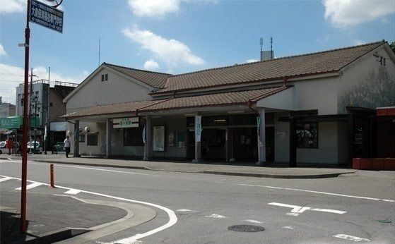 近くの駅まで2,800m（徒歩35分）