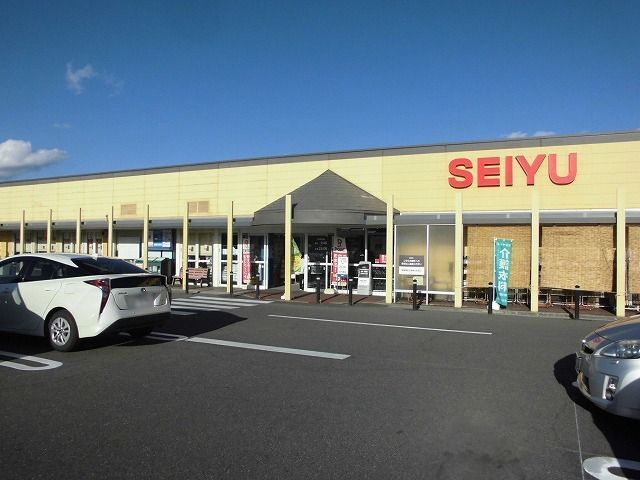 近くの西友　島内店まで600m（徒歩8分）